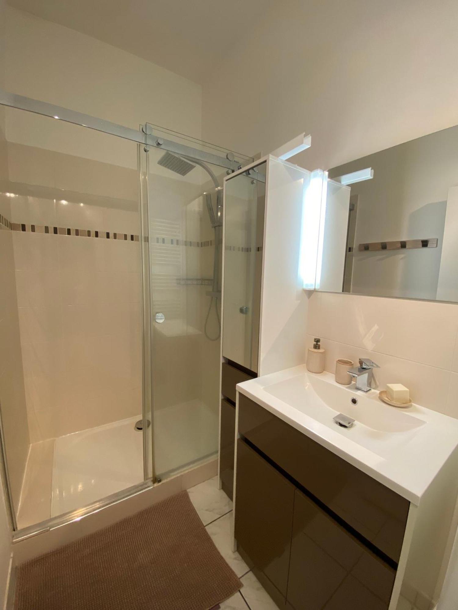 Etablissement 3 Etoiles Avec Ascenseur, 3 Appartements Lumineux Vue Port Avec Balcon, 200M De La Mer, Wifi Fibre, Tous Service Inclus Dieppe Exterior foto