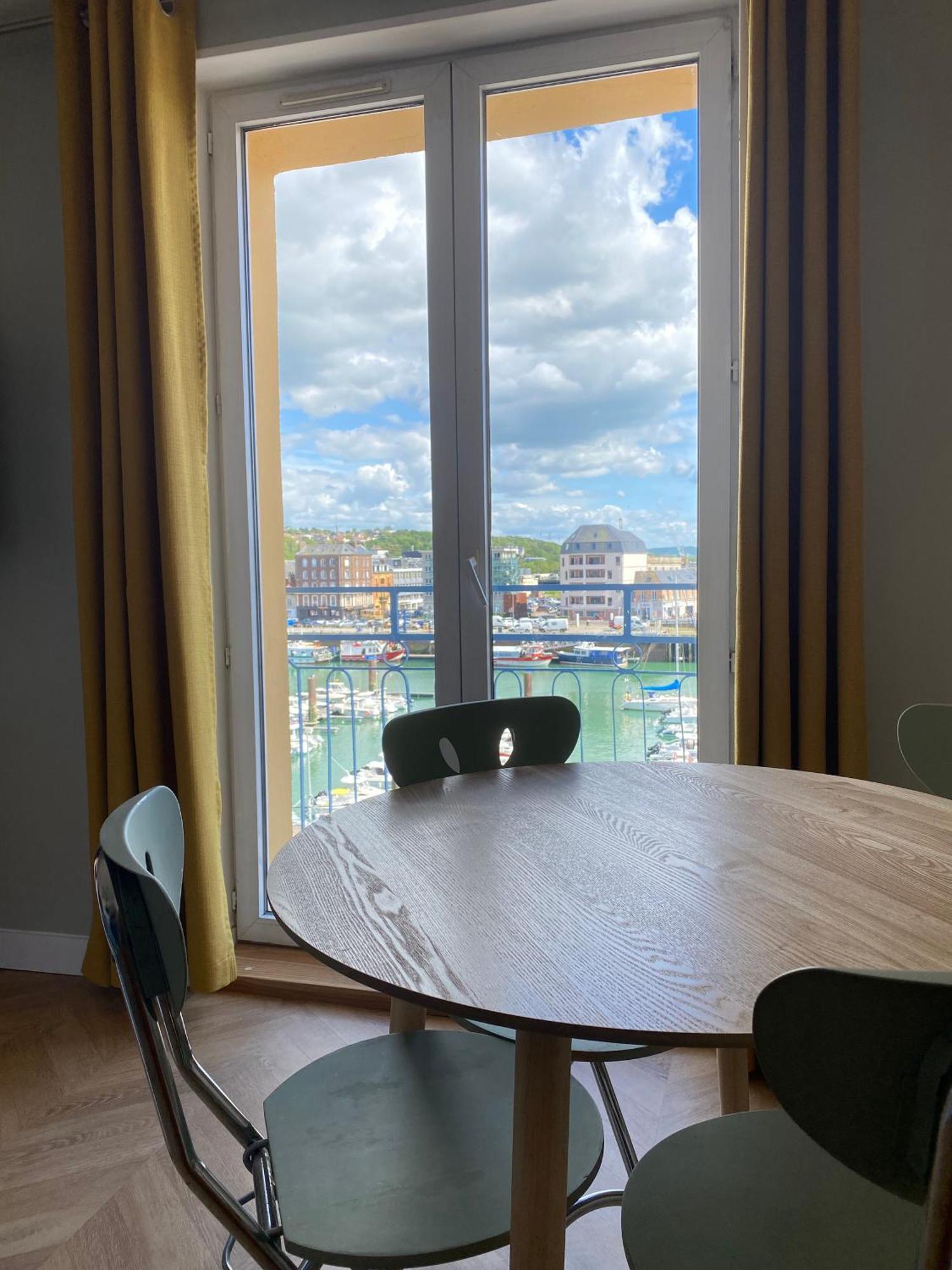 Etablissement 3 Etoiles Avec Ascenseur, 3 Appartements Lumineux Vue Port Avec Balcon, 200M De La Mer, Wifi Fibre, Tous Service Inclus Dieppe Exterior foto